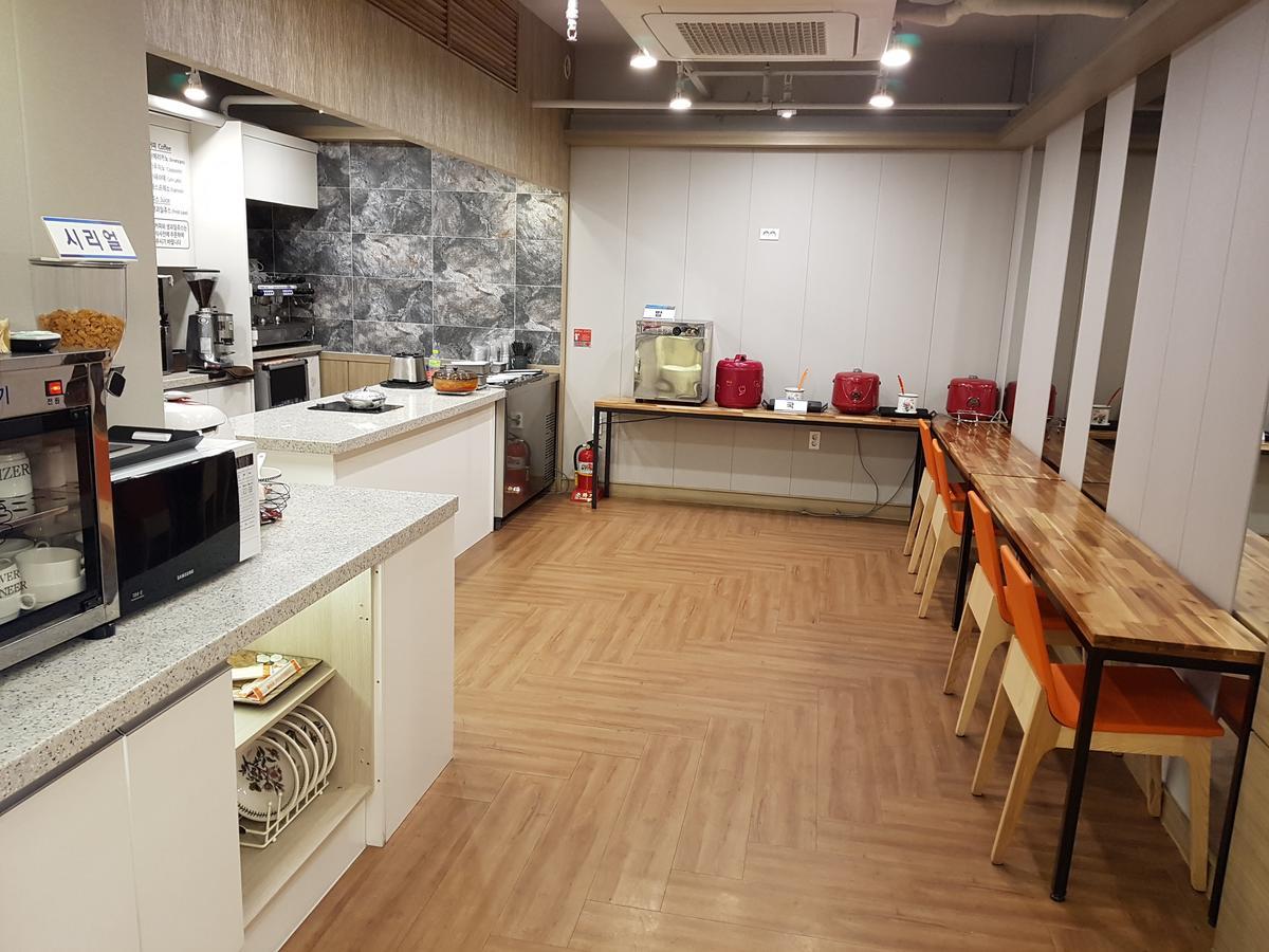 Hanam 1St Business Hotel Gwangju Metropolitan City Bagian luar foto